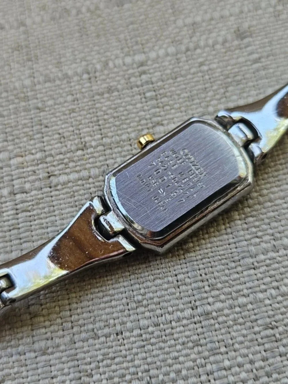 Citizen Women Wristwtch Gold/Silver Dual Tone Quartz Analog Watch Read desc